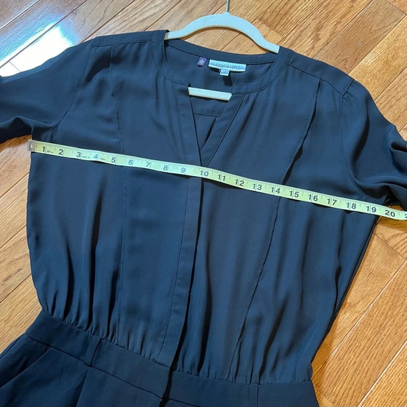 Jennifer Lopez Womens Black Jumpsuit‎ Romper VNeck Dress Short 2 Chiffon Pleated - Picture 17 of 17